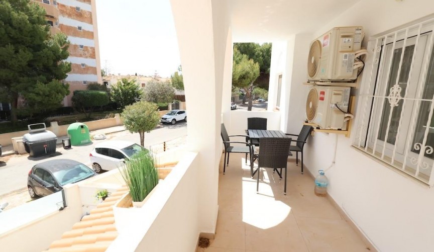 Resale - Bungalow -
Orihuela Costa - Costa Blanca