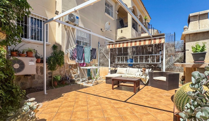 Resale - Bungalow -
Orihuela Costa - Costa Blanca