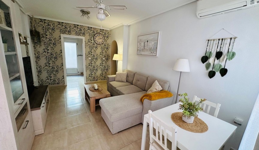 Resale - Bungalow -
Orihuela Costa - Costa Blanca