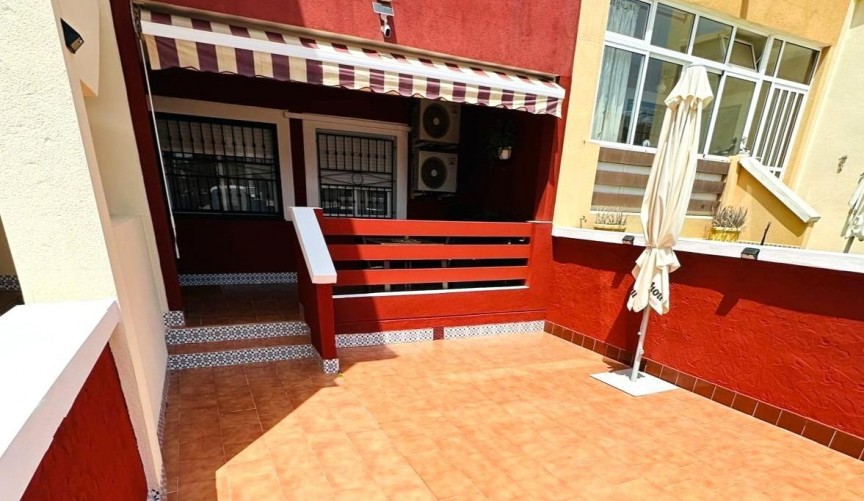 Resale - Bungalow -
Orihuela Costa - Costa Blanca