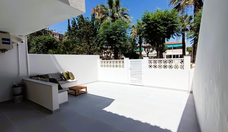Resale - Bungalow -
Orihuela Costa - Costa Blanca