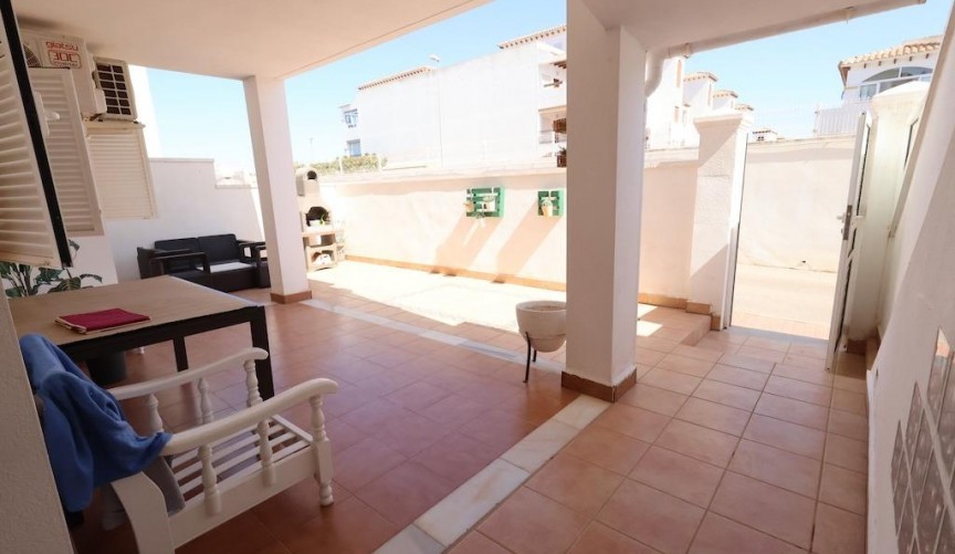 Resale - Bungalow -
Orihuela Costa - Costa Blanca
