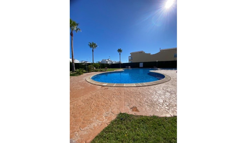 Resale - Bungalow -
Orihuela Costa - La Ciñuelica