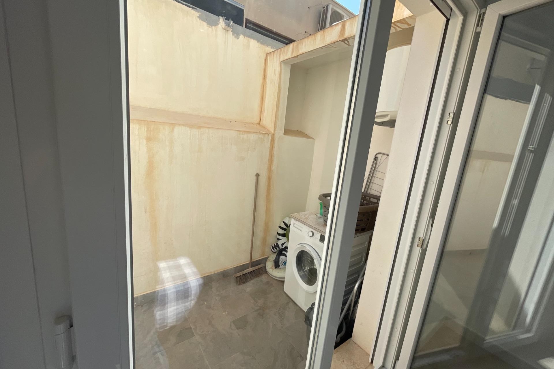 Resale - Bungalow -
Orihuela Costa - La Regia