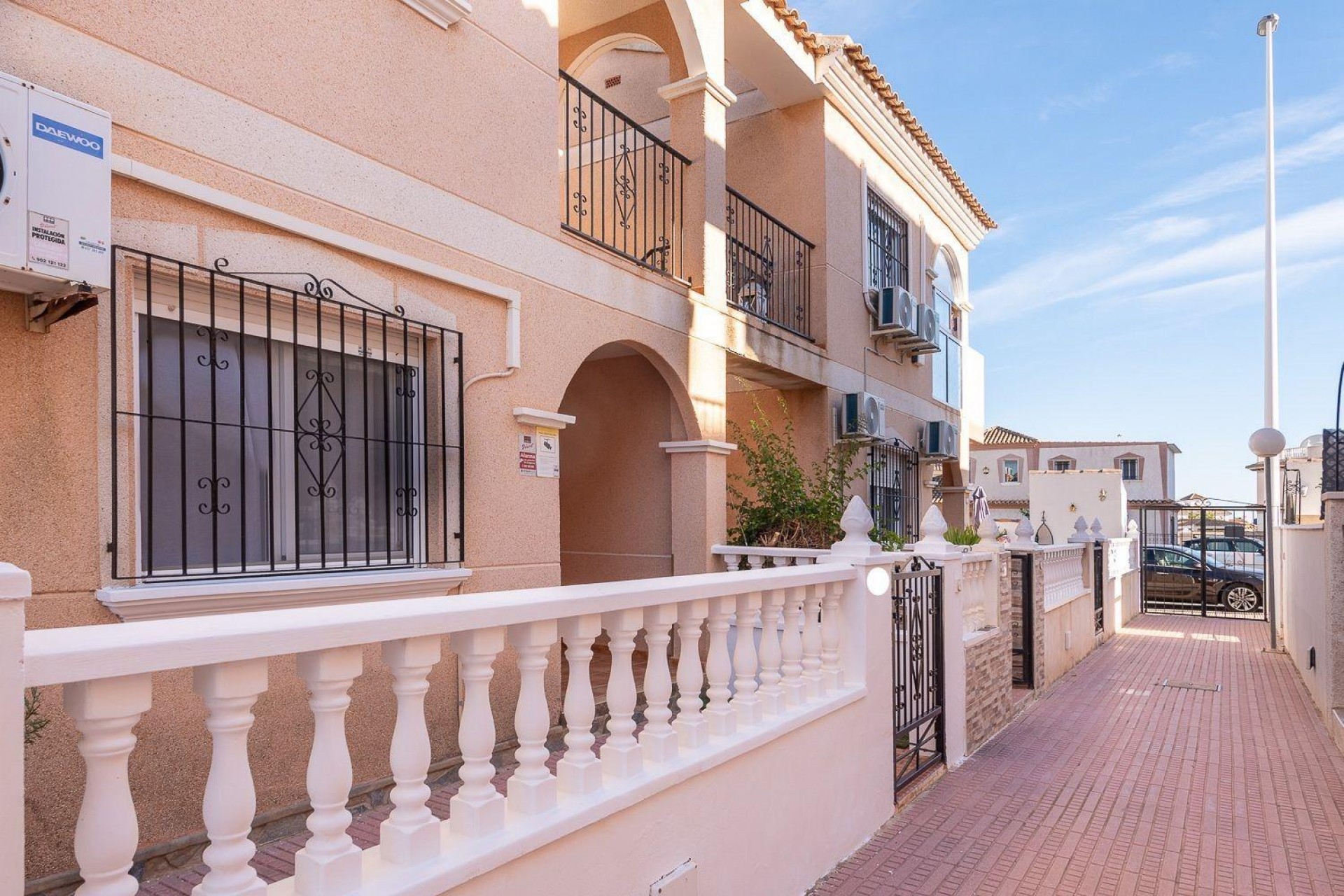 Resale - Bungalow -
Orihuela Costa - La Regia