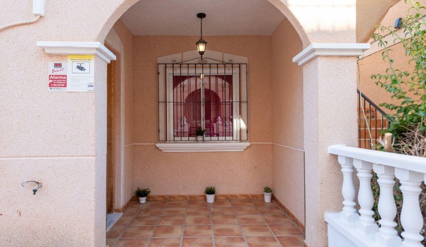 Resale - Bungalow -
Orihuela Costa - La Regia