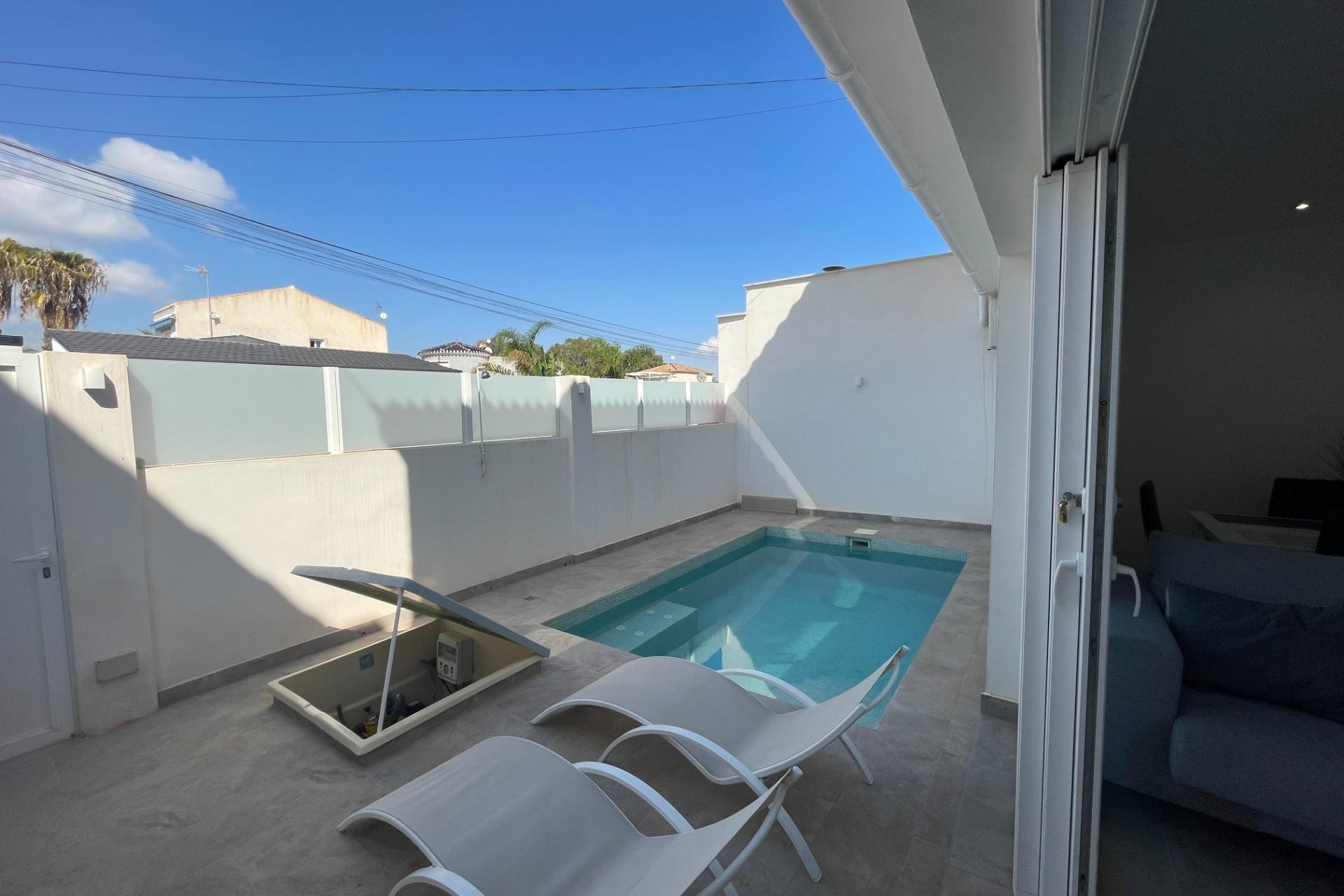 Resale - Bungalow -
Orihuela Costa - La Regia