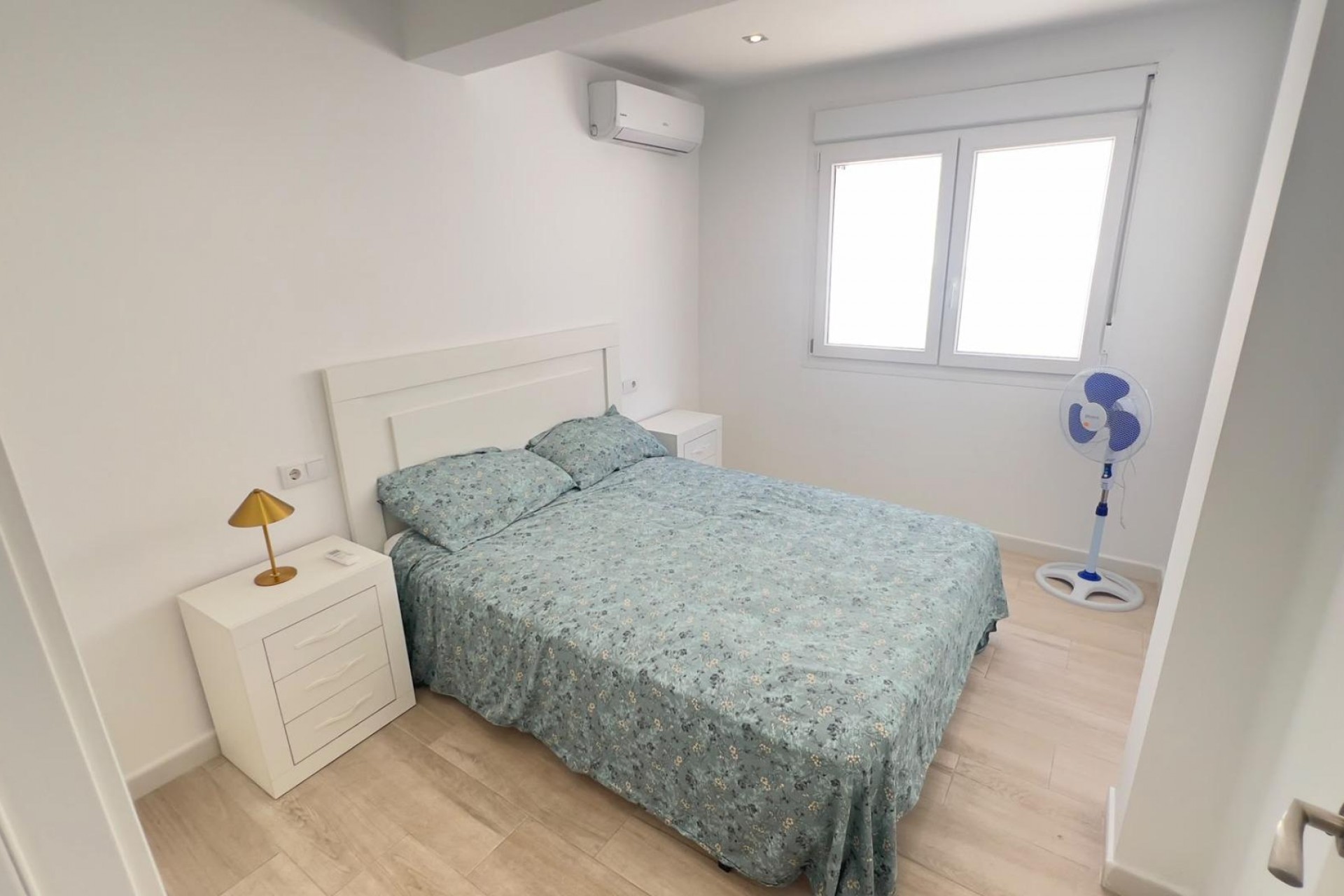 Resale - Bungalow -
Orihuela Costa - La Regia