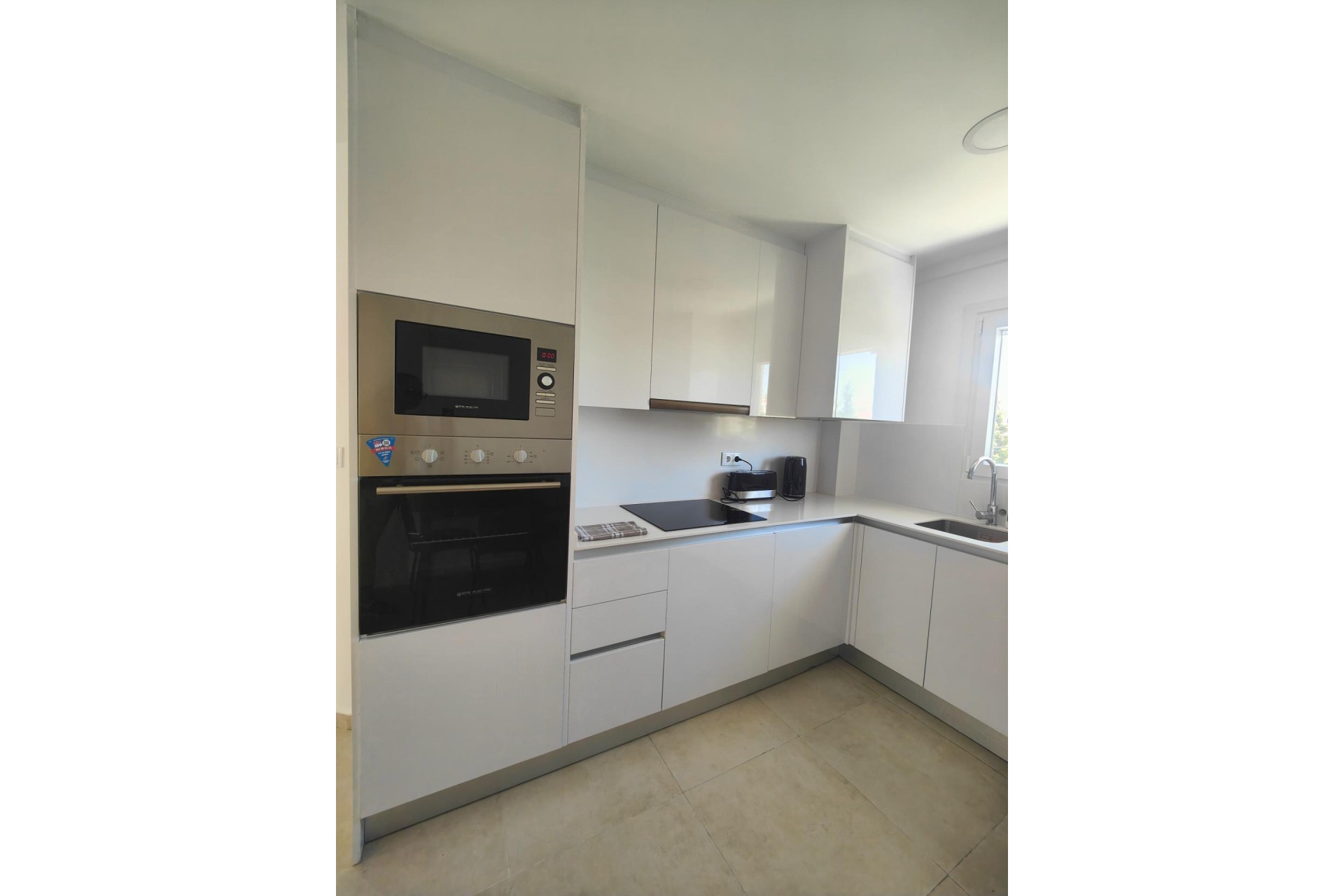 Resale - Bungalow -
Orihuela Costa - La Zenia