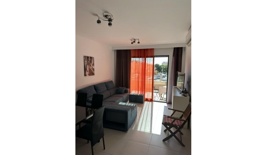 Resale - Bungalow -
Orihuela Costa - La Zenia