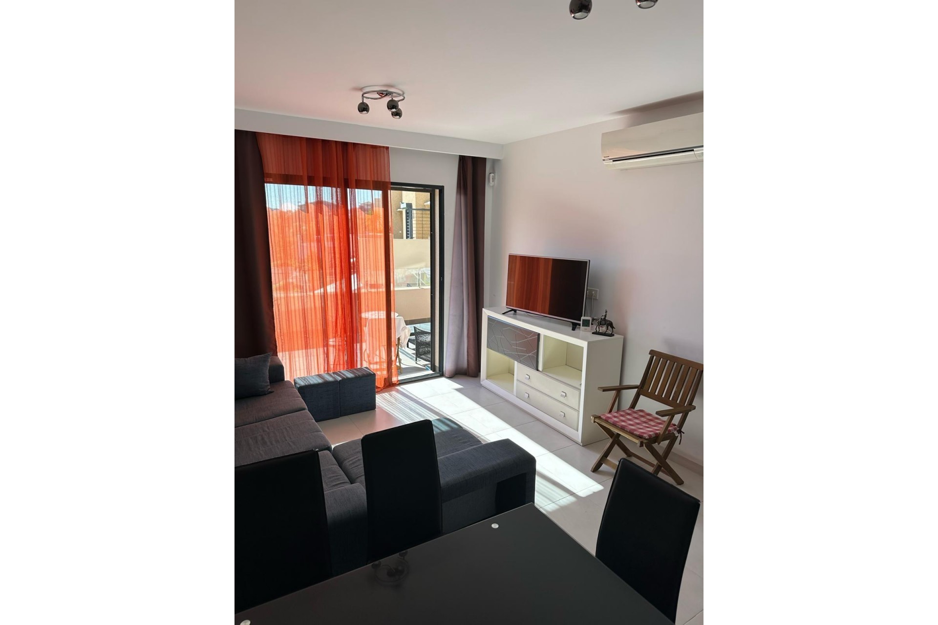 Resale - Bungalow -
Orihuela Costa - La Zenia