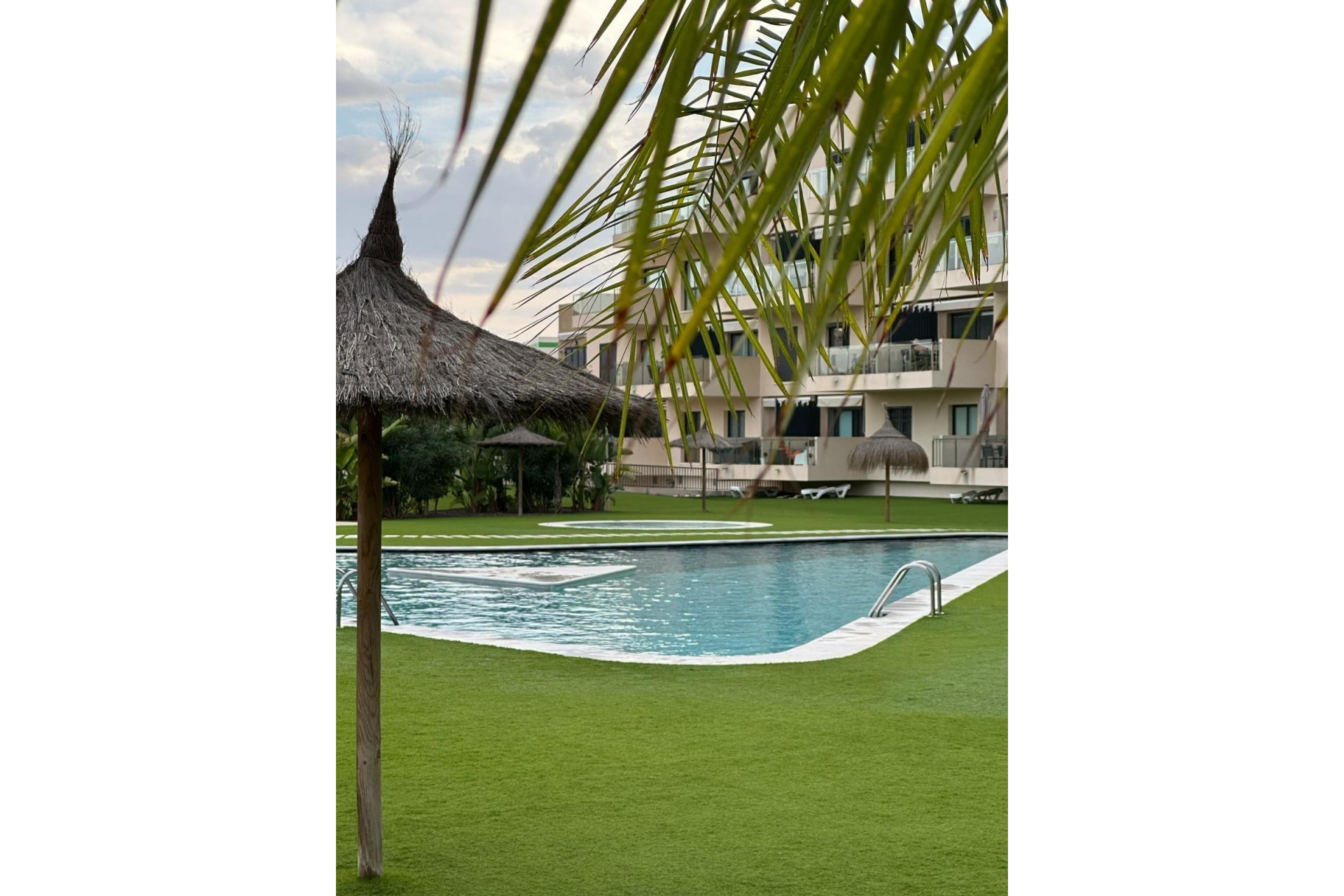 Resale - Bungalow -
Orihuela Costa - La Zenia