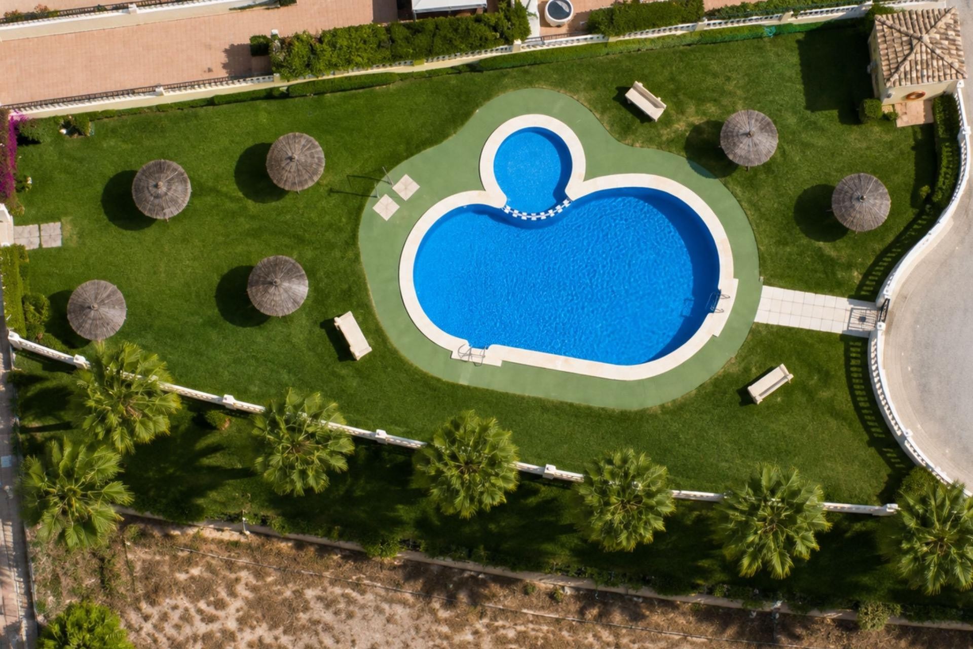 Resale - Bungalow -
Orihuela Costa - Lomas de Cabo Roig