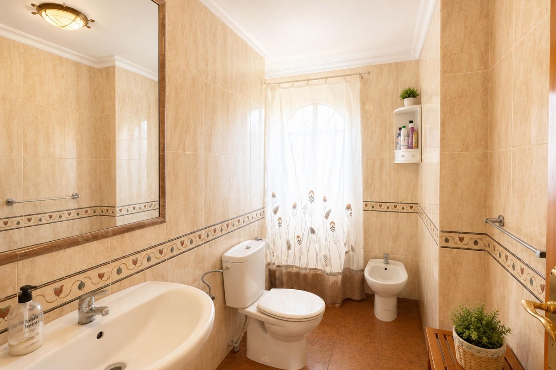 Resale - Bungalow -
Orihuela Costa - Lomas de Cabo Roig