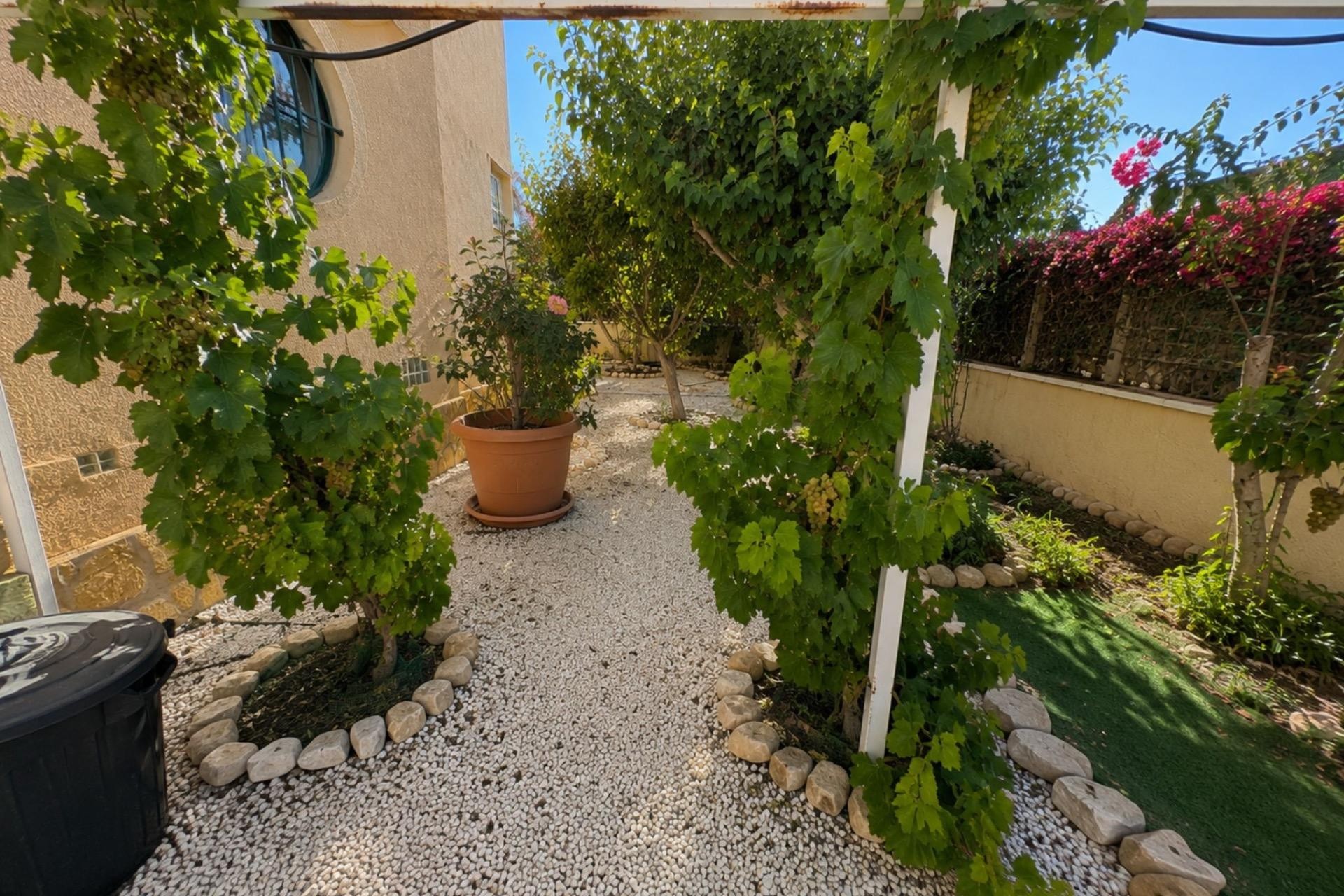 Resale - Bungalow -
Orihuela Costa - Lomas de Cabo Roig