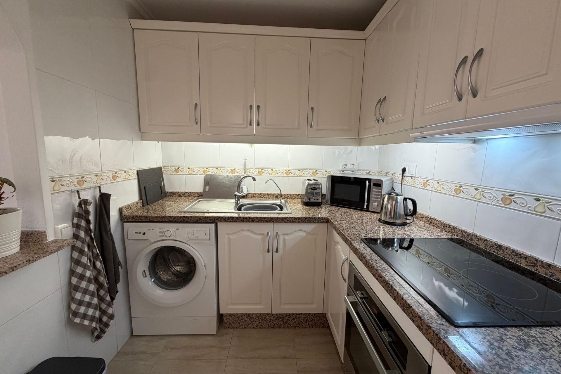 Resale - Bungalow -
Orihuela Costa - Los Dolses