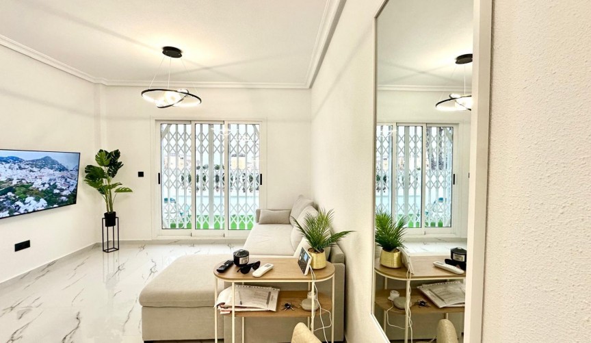 Resale - Bungalow -
Orihuela Costa - Playa Flamenca Norte