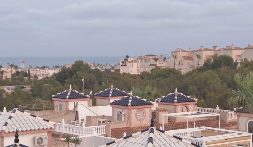 Resale - Bungalow -
Orihuela Costa - Punta Prima