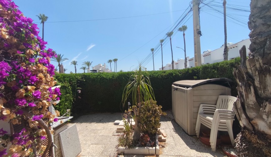 Resale - Bungalow -
Orihuela Costa - Villamartín