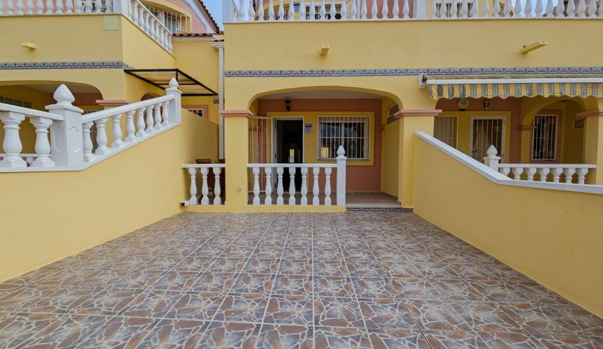 Resale - Bungalow -
Orihuela - Inland