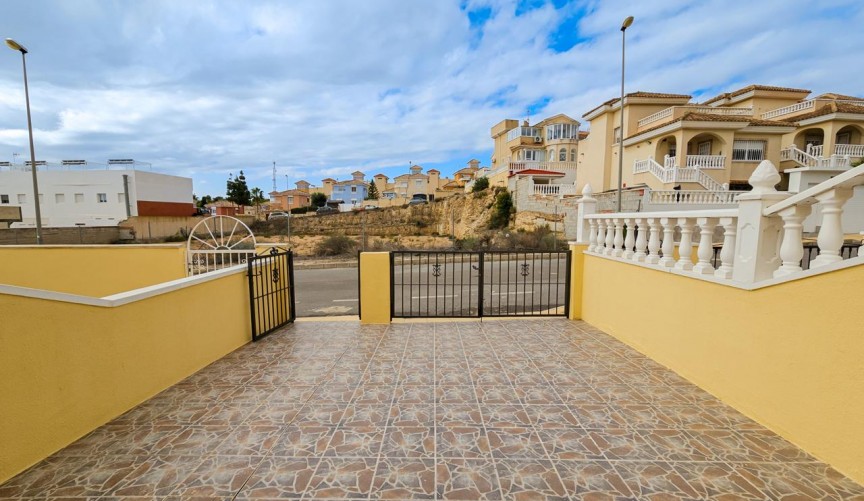 Resale - Bungalow -
Orihuela - Inland