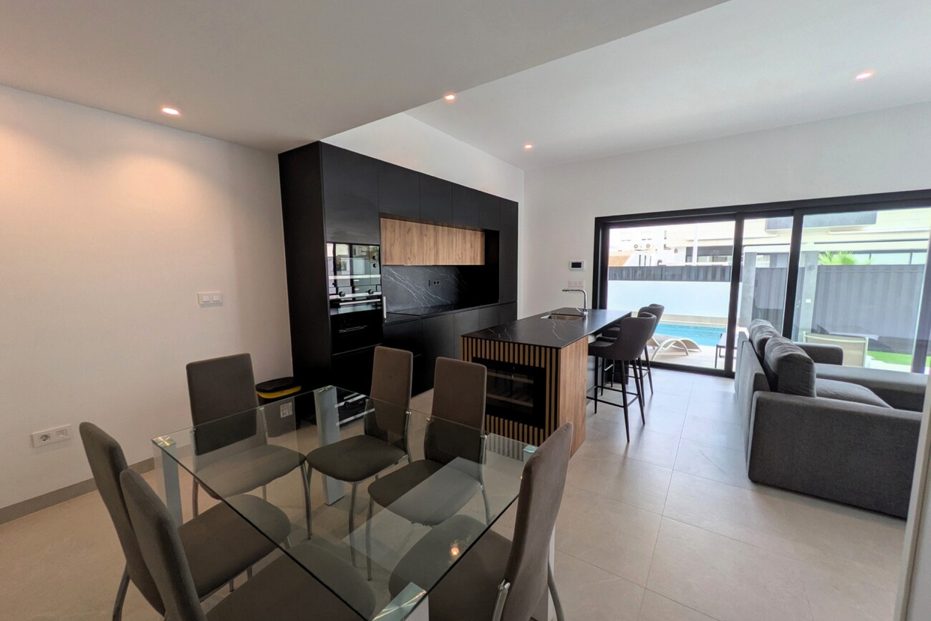 Resale - Bungalow -
Pilar de la Horadada - Costa Blanca