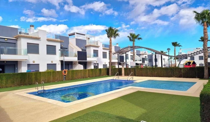 Resale - Bungalow -
Pilar de la Horadada - Zona Pueblo