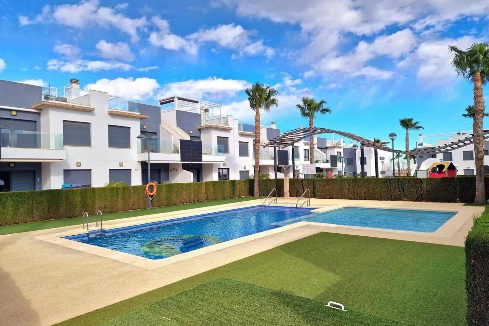 Resale - Bungalow -
Pilar de la Horadada - Zona Pueblo