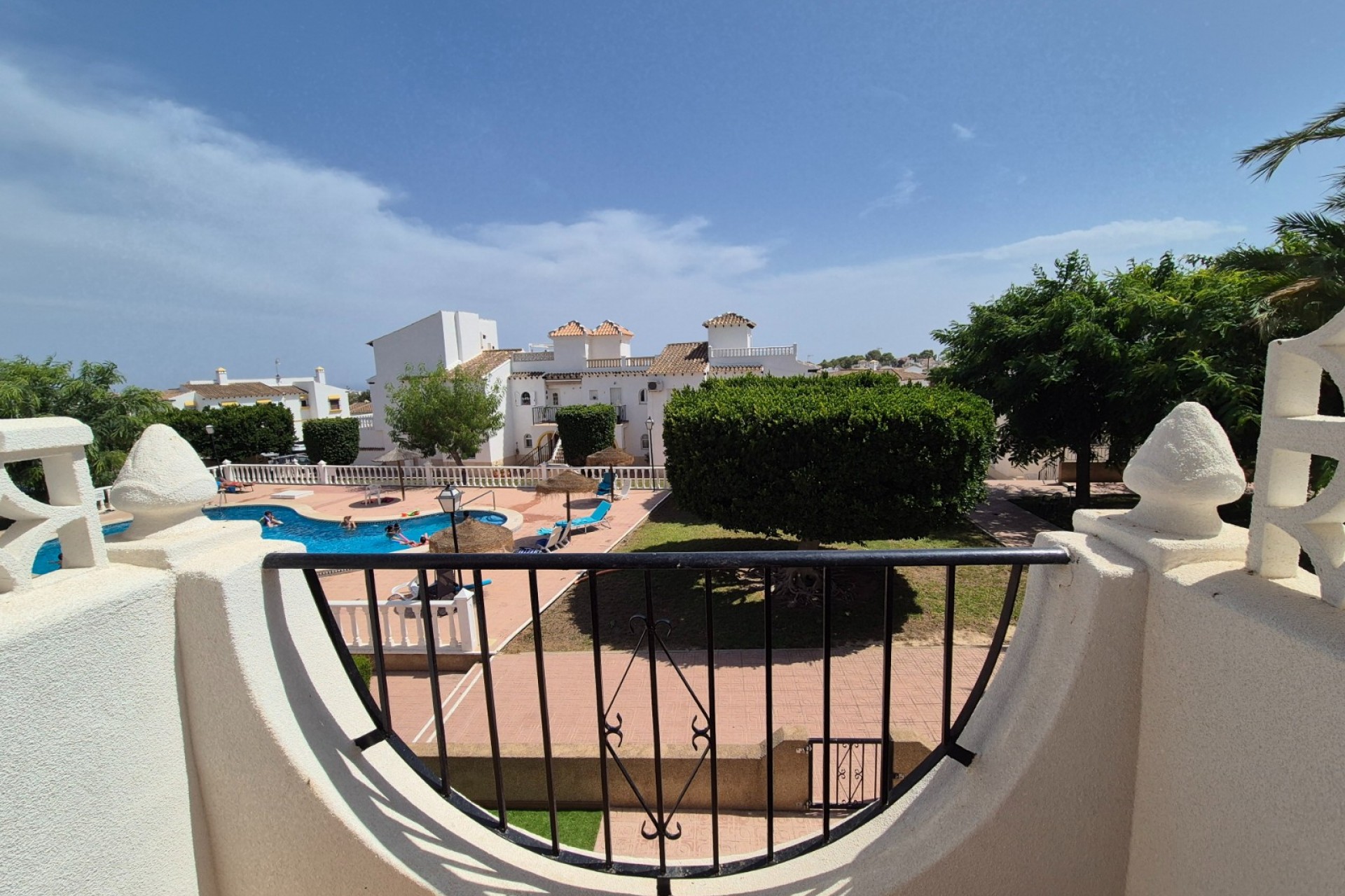 Resale - Bungalow -
San Miguel de Salinas - Inland