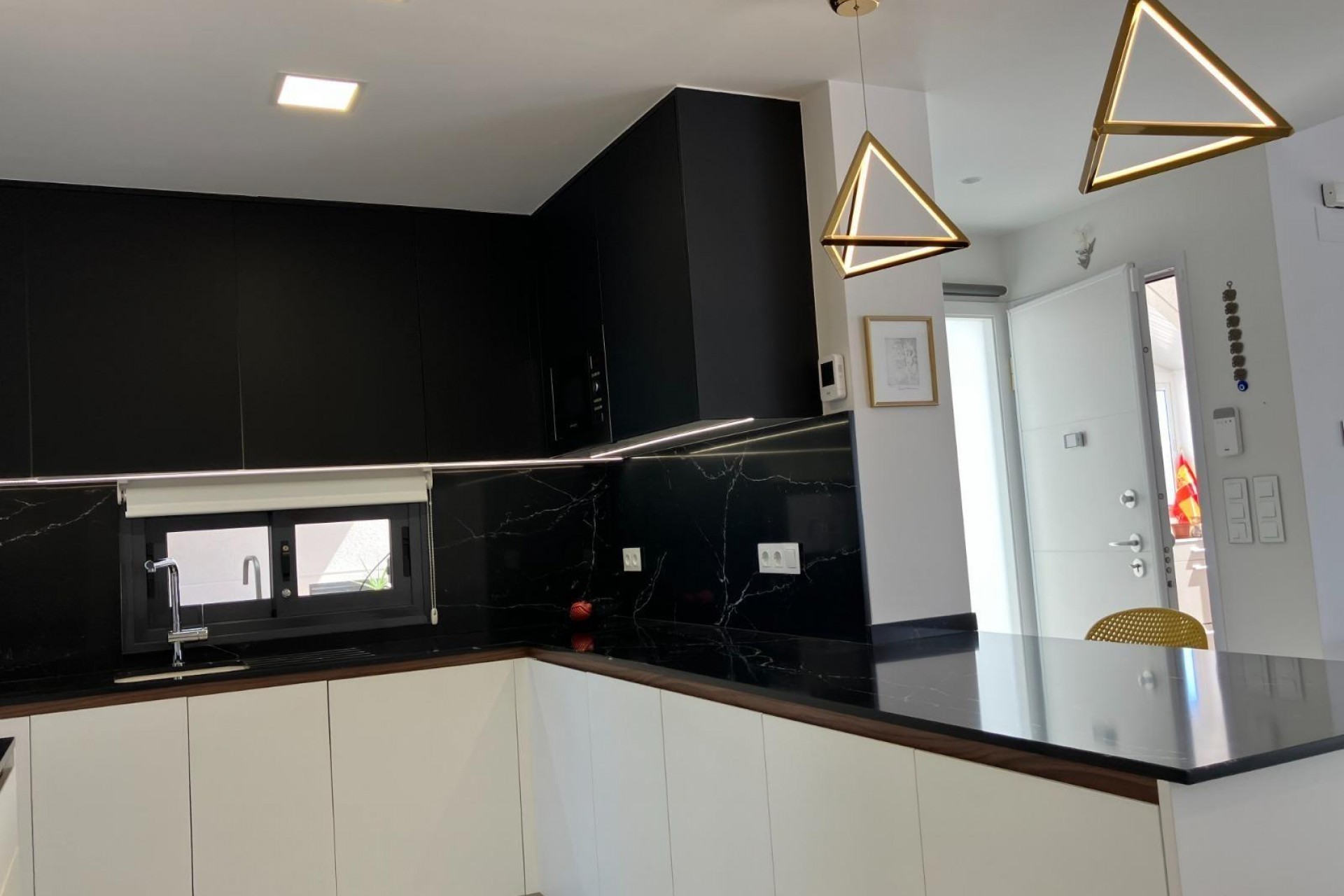 Resale - Bungalow -
San Miguel de Salinas - Las Colinas