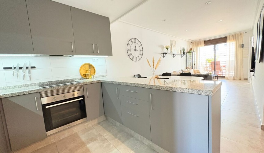 Resale - Bungalow -
Torre de la Horadada - Porto Marina