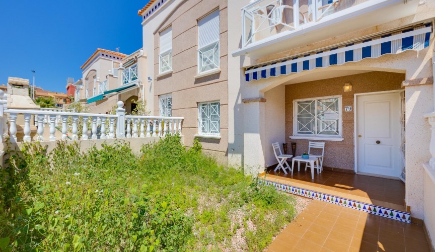Resale - Bungalow -
Torrevieja - Aguas Nuevas 1