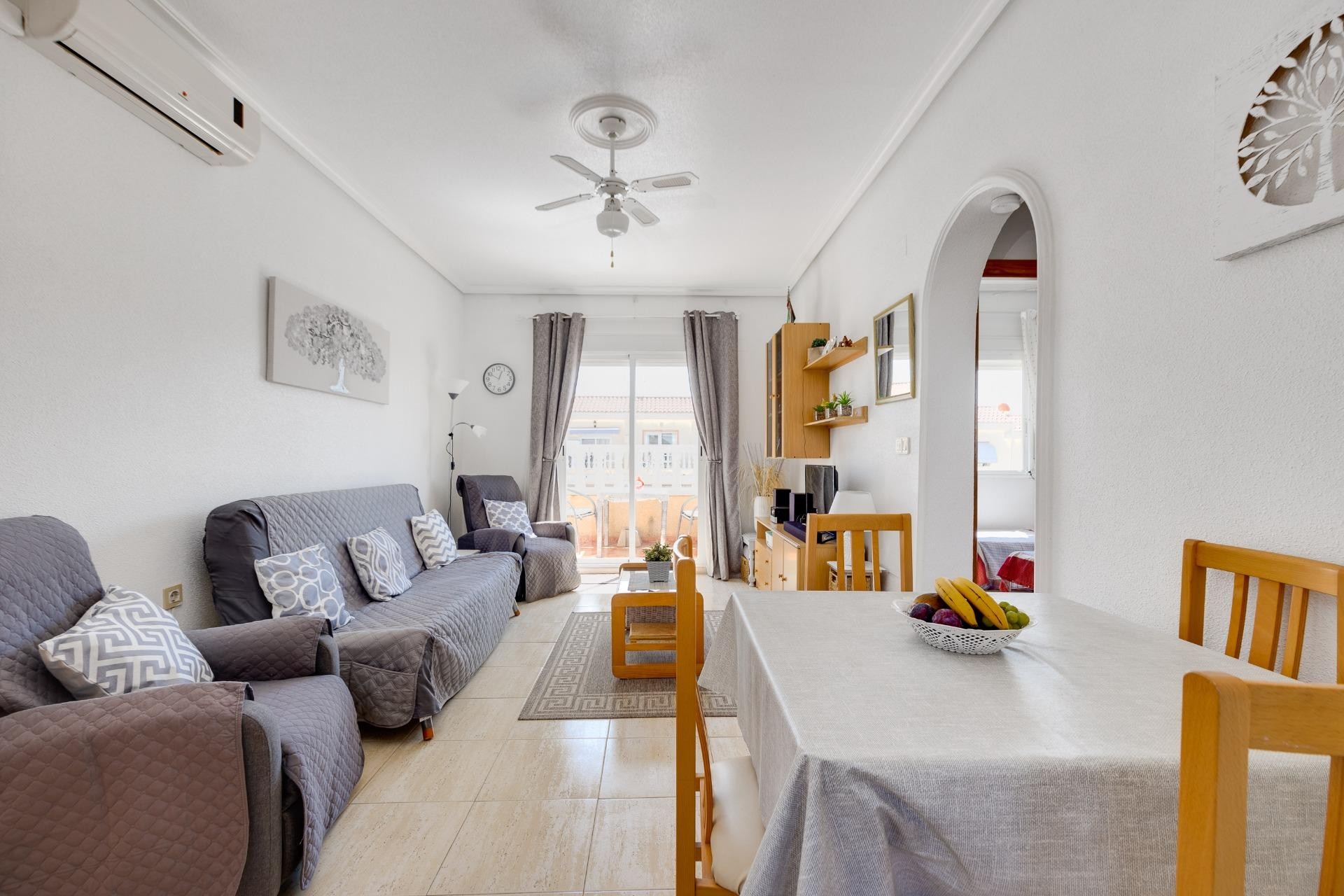 Resale - Bungalow -
Torrevieja - aguas nuevas