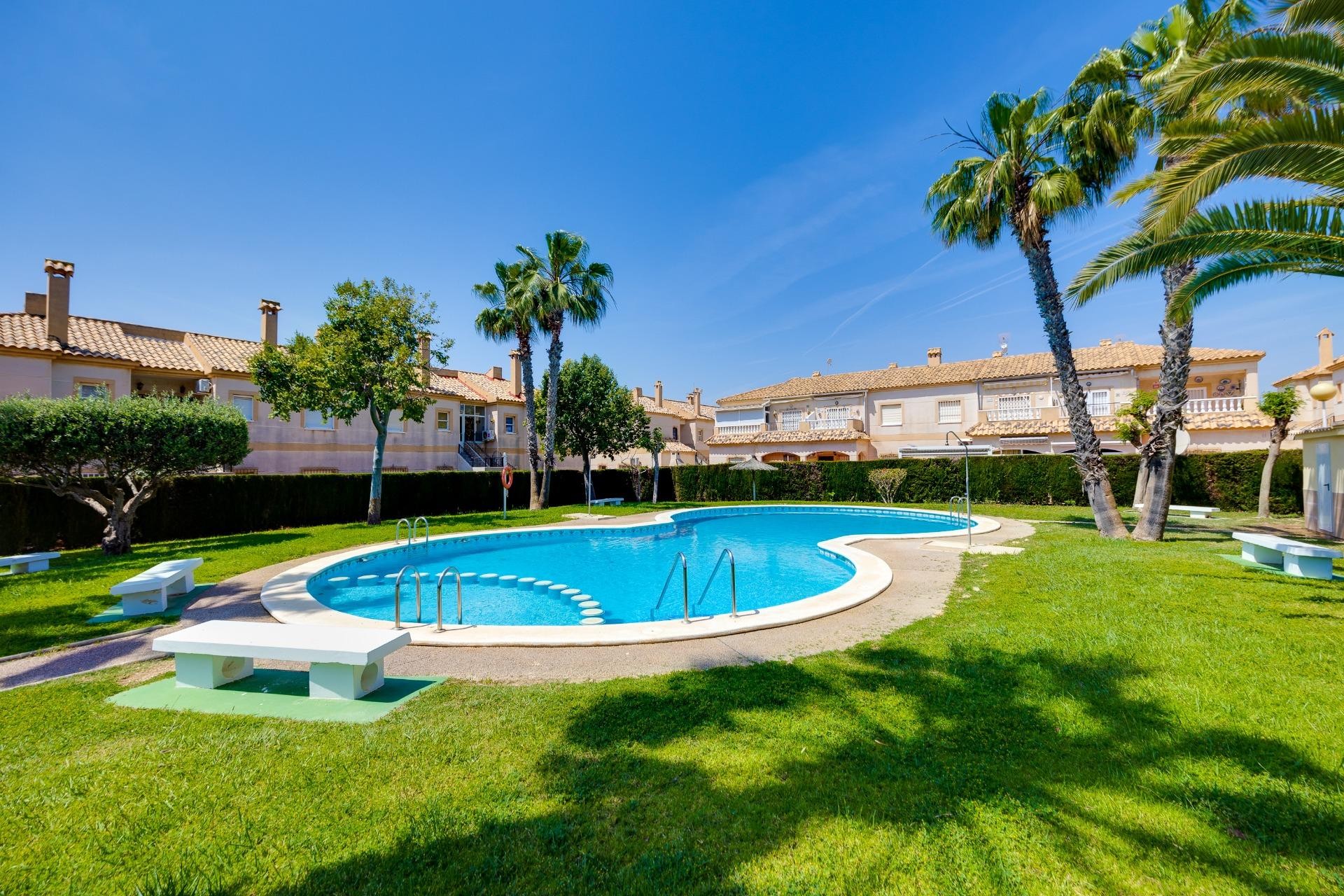 Resale - Bungalow -
Torrevieja - aguas nuevas