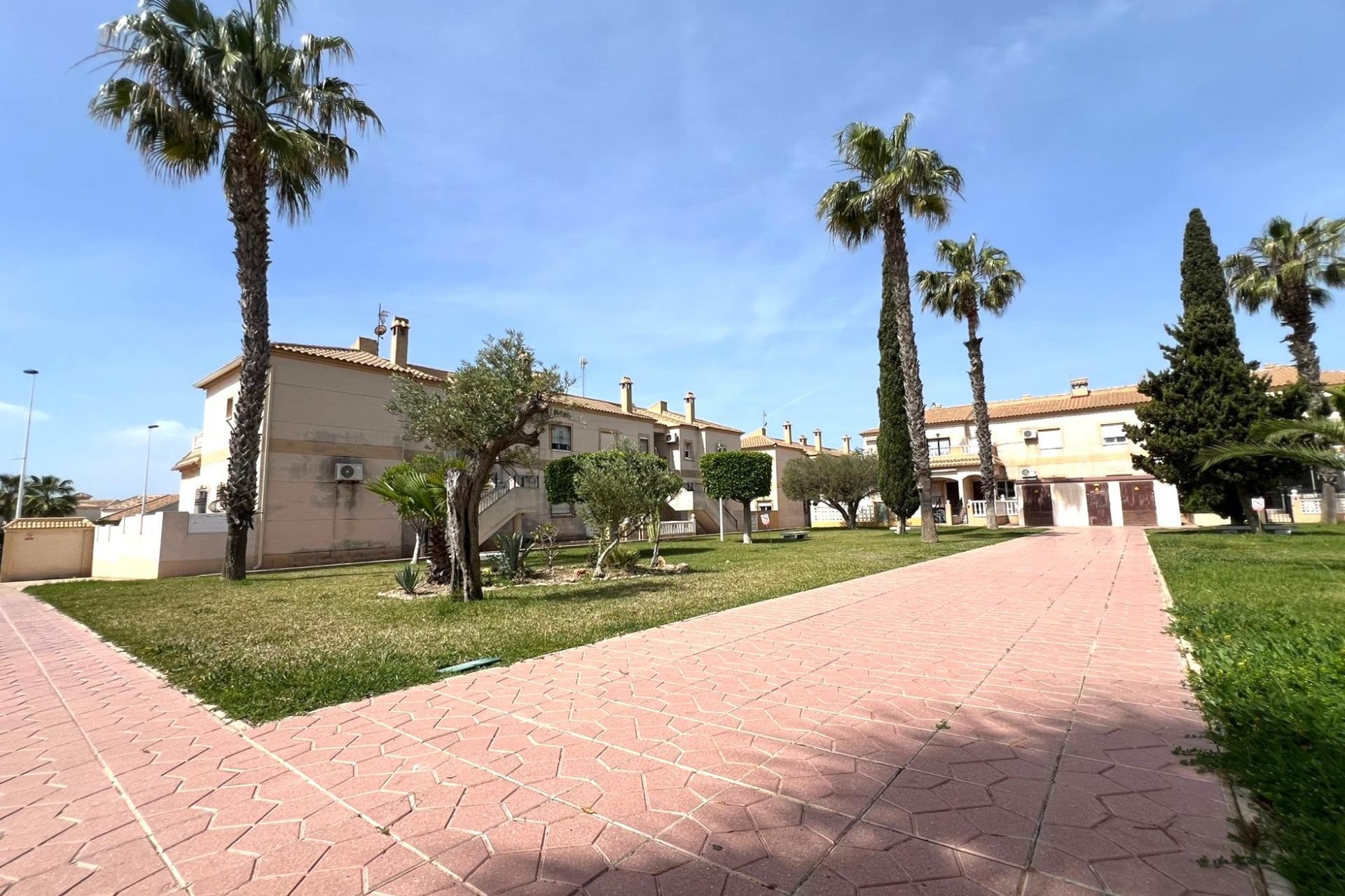 Resale - Bungalow -
Torrevieja - aguas nuevas