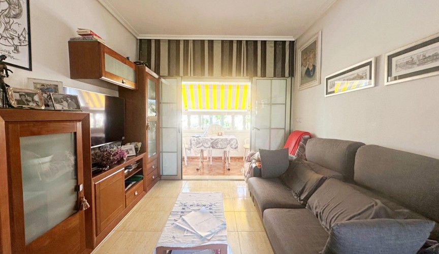 Resale - Bungalow -
Torrevieja - aguas nuevas