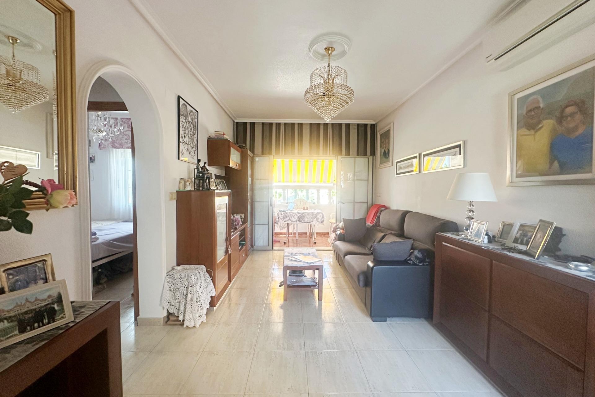 Resale - Bungalow -
Torrevieja - aguas nuevas