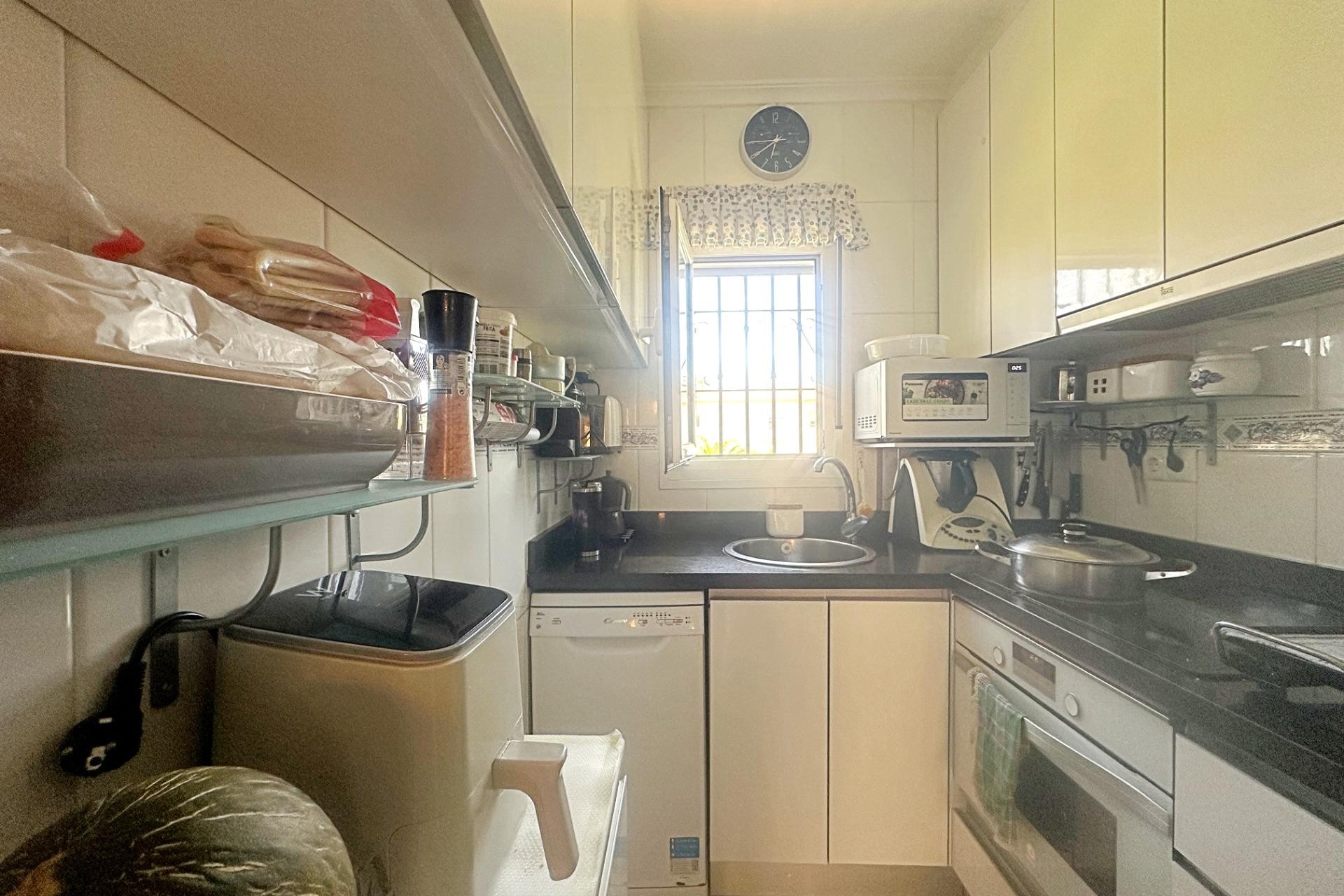 Resale - Bungalow -
Torrevieja - aguas nuevas