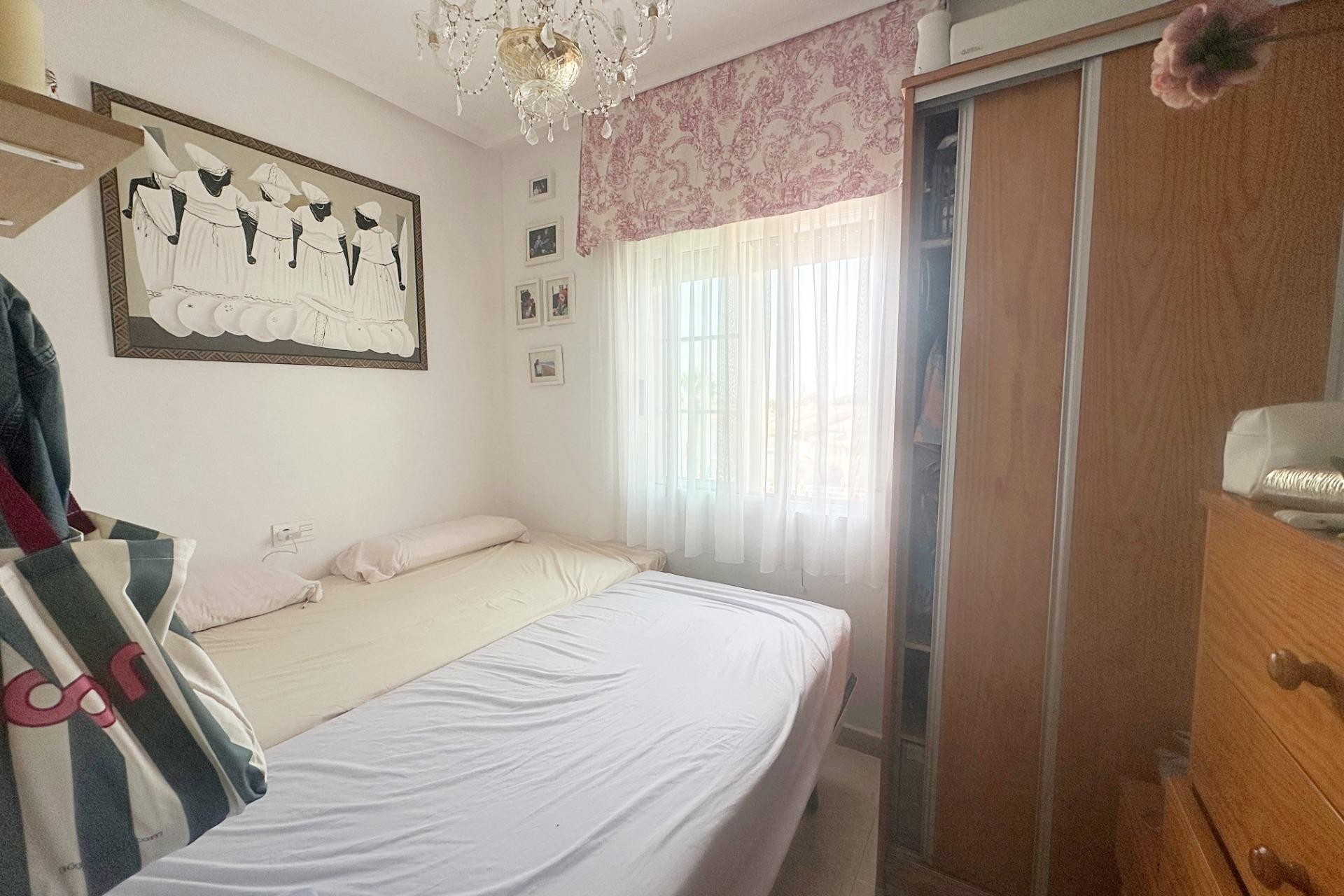 Resale - Bungalow -
Torrevieja - aguas nuevas