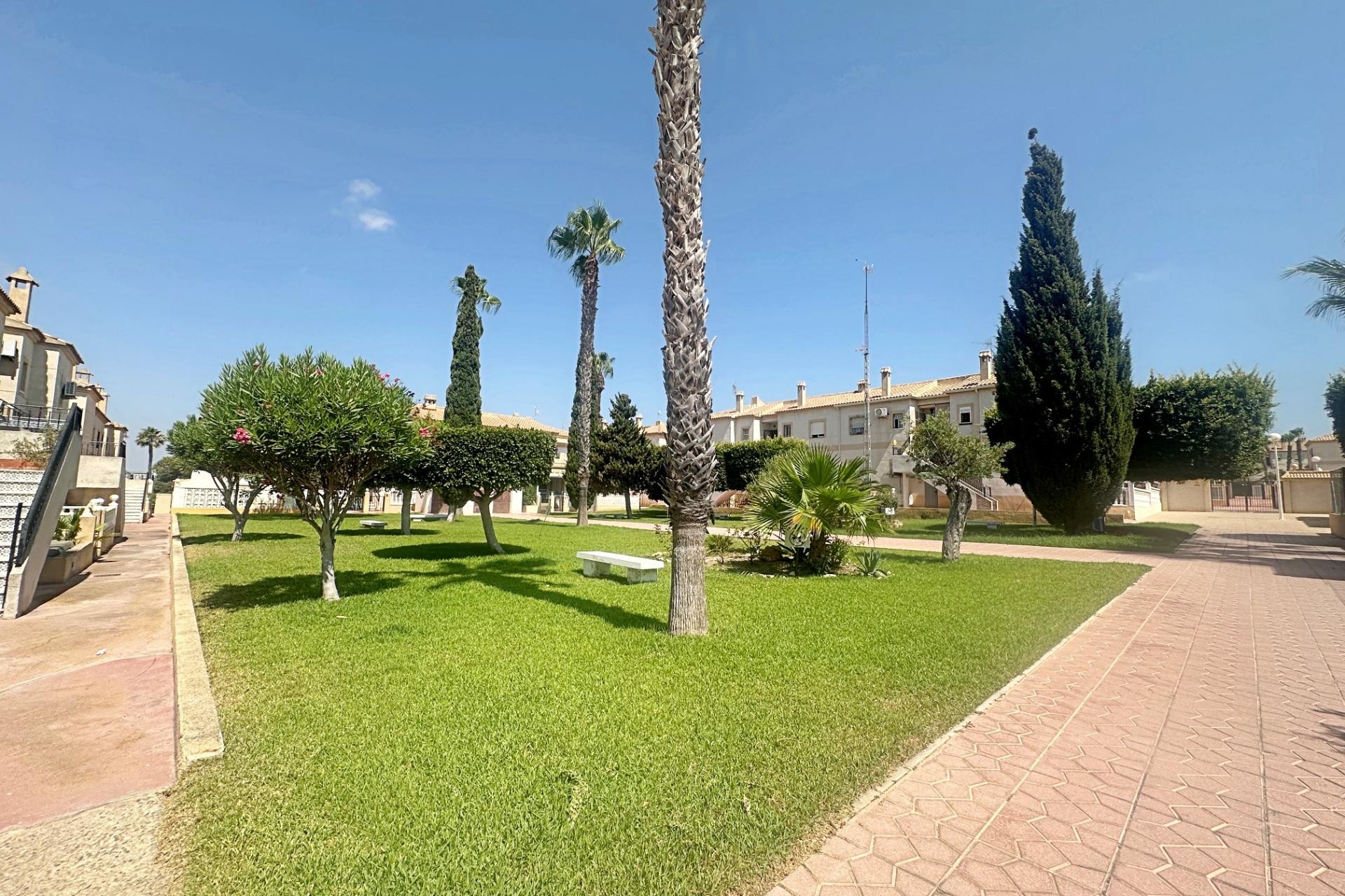 Resale - Bungalow -
Torrevieja - aguas nuevas