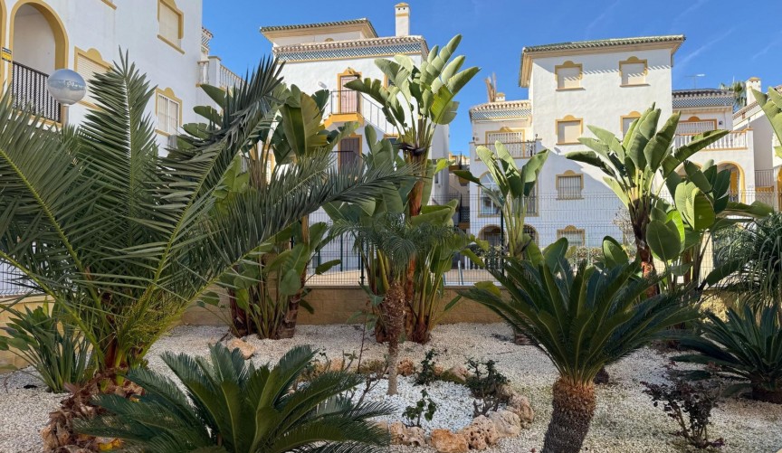 Resale - Bungalow -
Torrevieja - Cañada Del Molino