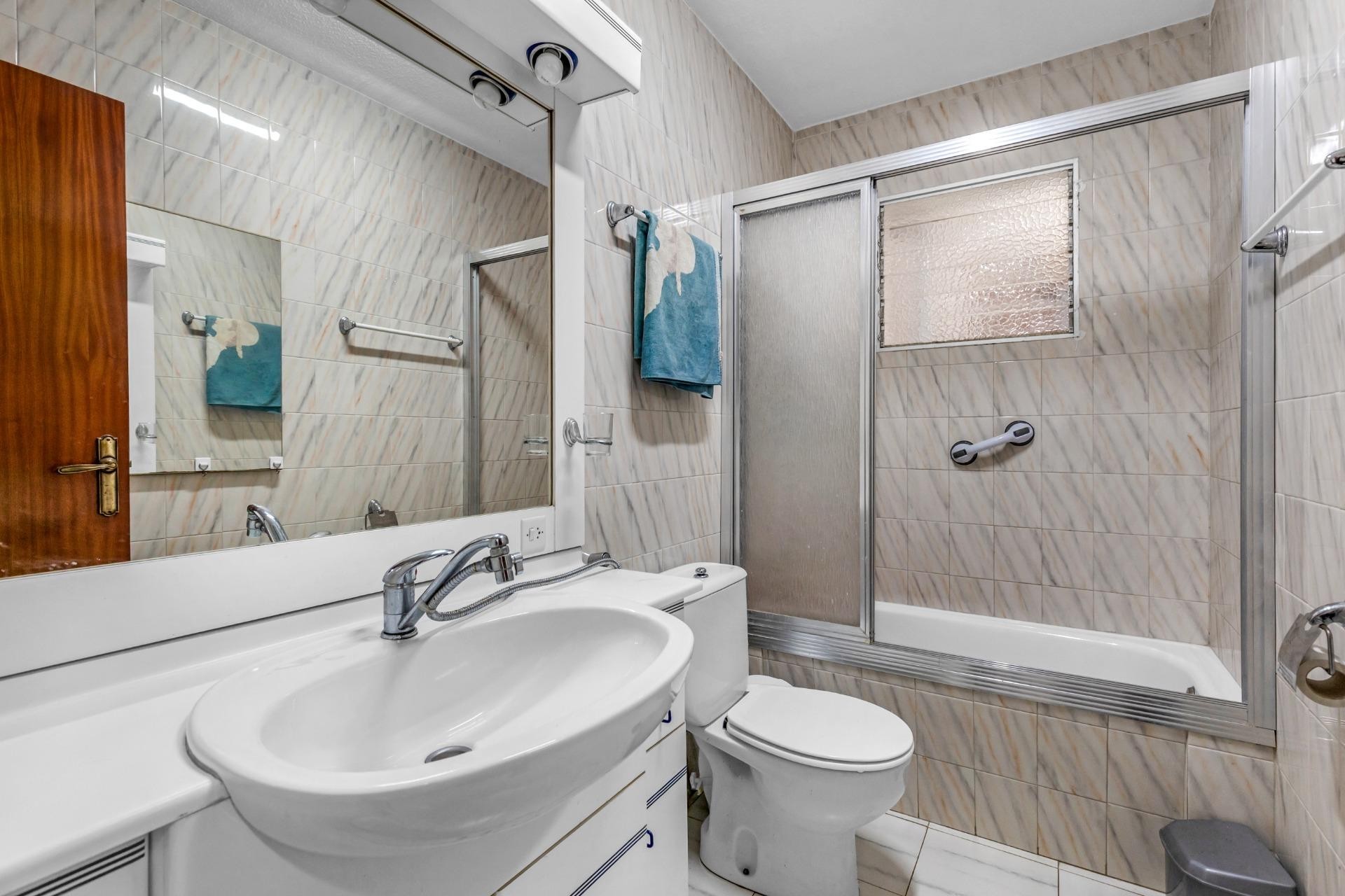 Resale - Bungalow -
Torrevieja - Centro