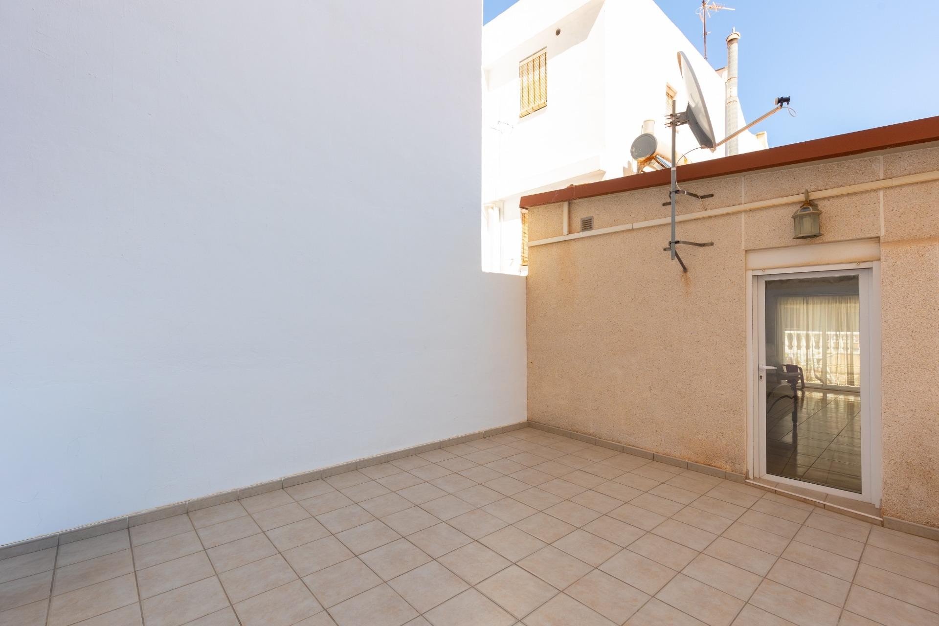 Resale - Bungalow -
Torrevieja - Centro