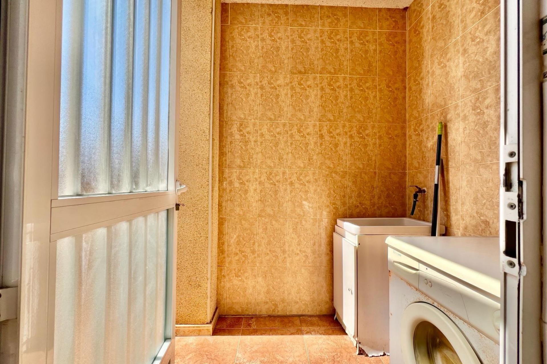 Resale - Bungalow -
Torrevieja - Centro