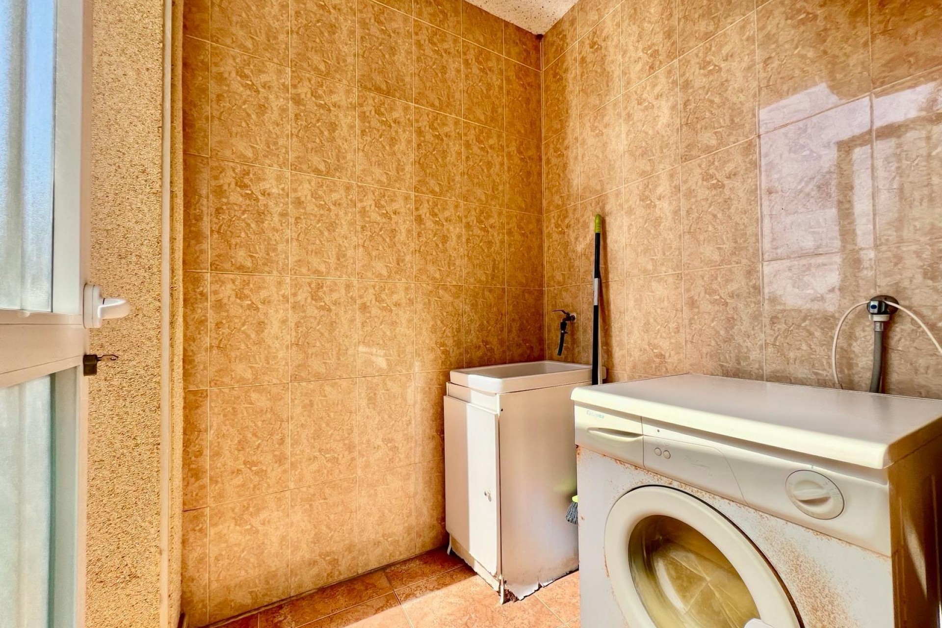 Resale - Bungalow -
Torrevieja - Centro