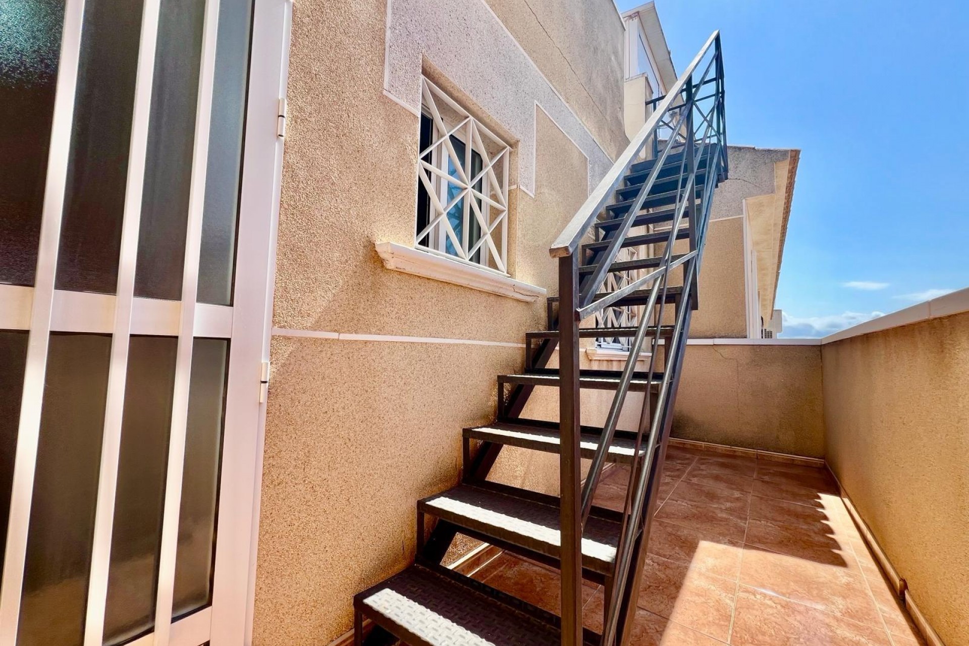 Resale - Bungalow -
Torrevieja - Centro