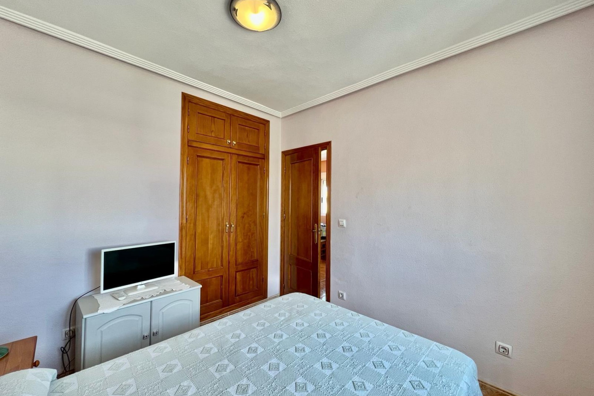 Resale - Bungalow -
Torrevieja - Centro