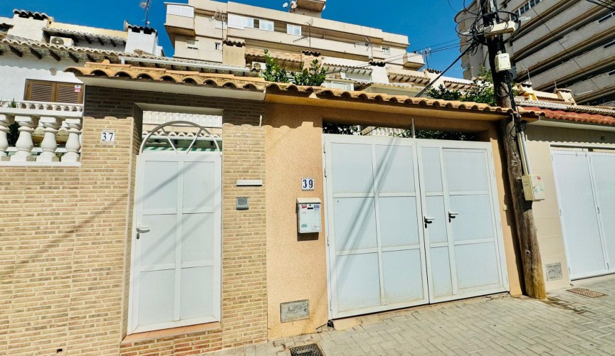 Resale - Bungalow -
Torrevieja - Costa Blanca