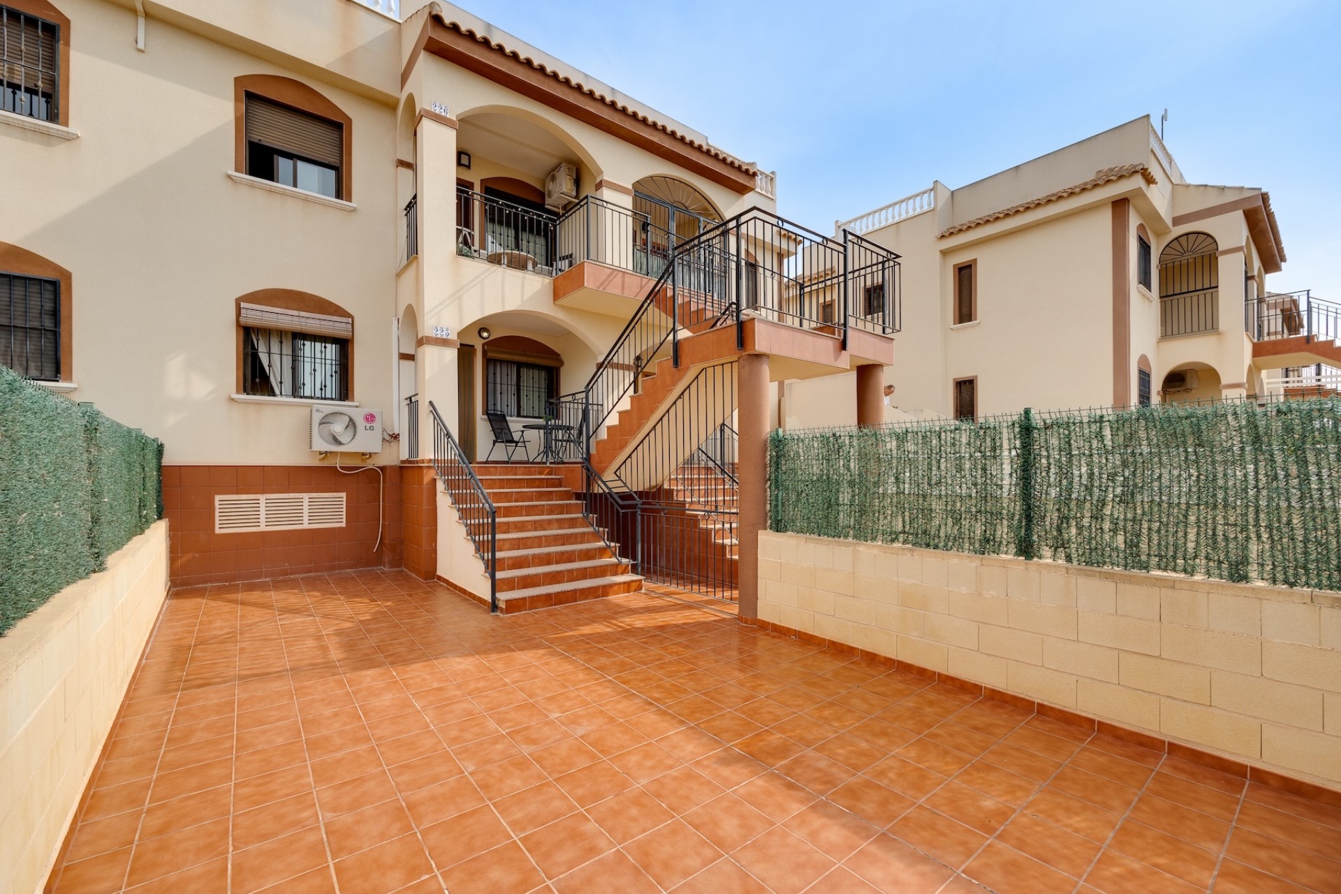 Resale - Bungalow -
Torrevieja - Costa Blanca