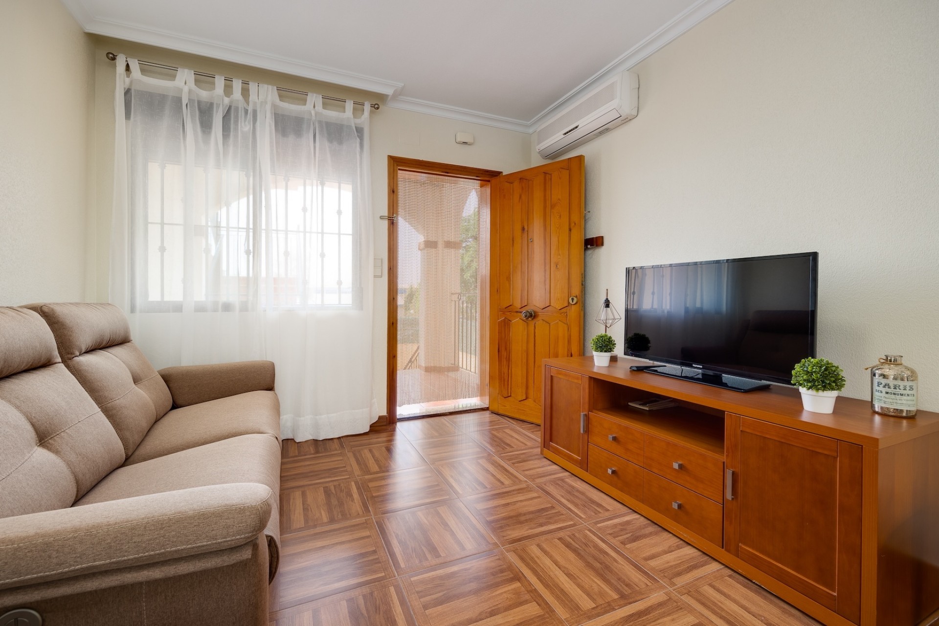 Resale - Bungalow -
Torrevieja - Costa Blanca